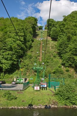 Seilbahn zum Schloss Burg